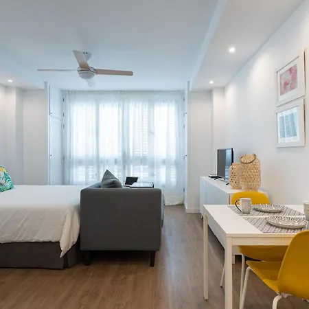 Homeforguest Moderno Estudio Junto A Canteras * Las Palmas / Gran Canaria
